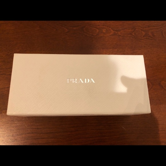 PRADA Men's Silver 'SPR53L' Pilot Sunglasses - Picture 11 of 14